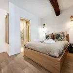 Les Marc - 5 Dans Le Vieil Apartamento