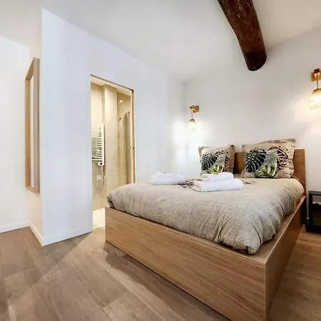 Les Marc - 5 Dans Le Vieil Lejlighed