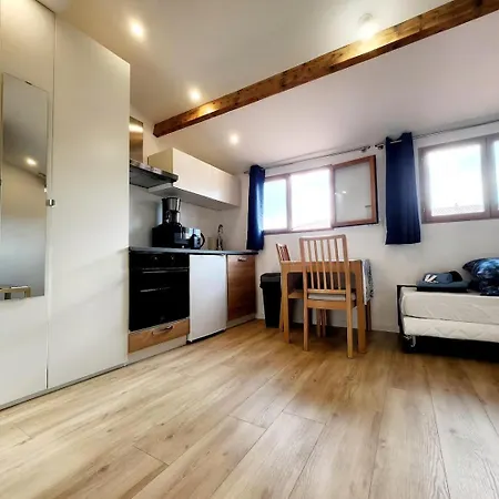 Les Marc - 5 Dans Le Vieil Apartmán Antibes