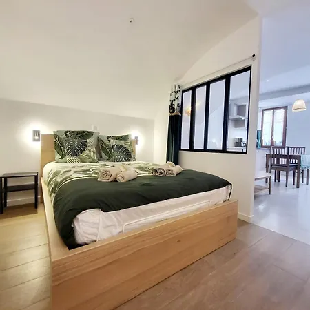 Les Marc - 5 Dans Le Vieil Apartmán Antibes