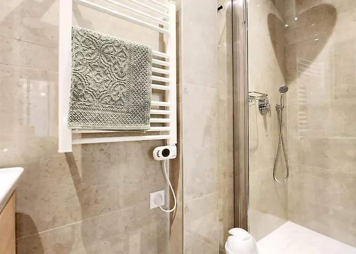 Les Marc - 5 Dans Le Vieil