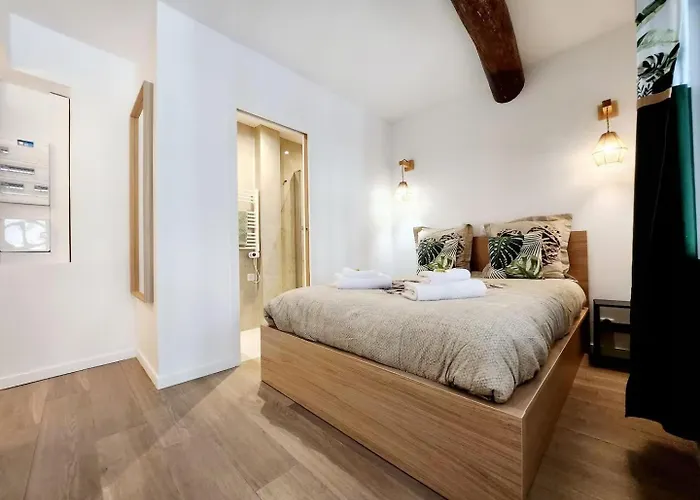 Les Marc - 5 Dans Le Vieil Apartmán