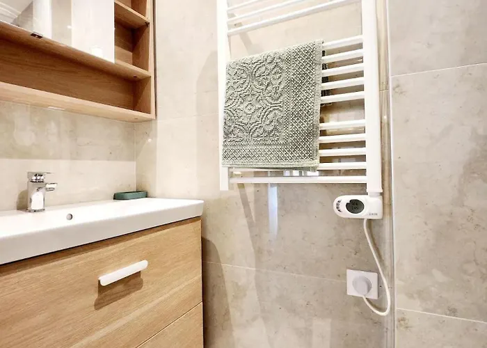 Les Marc - 5 Dans Le Vieil * Antibes