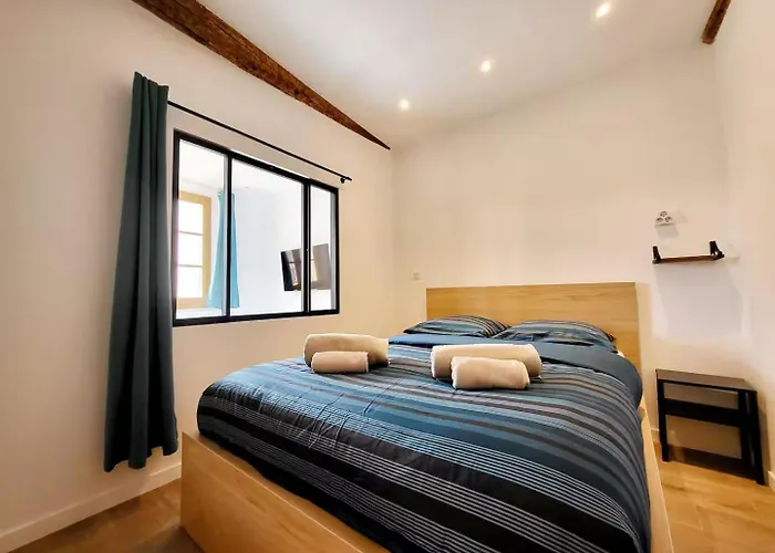 Les Marc - 5 Dans Le Vieil