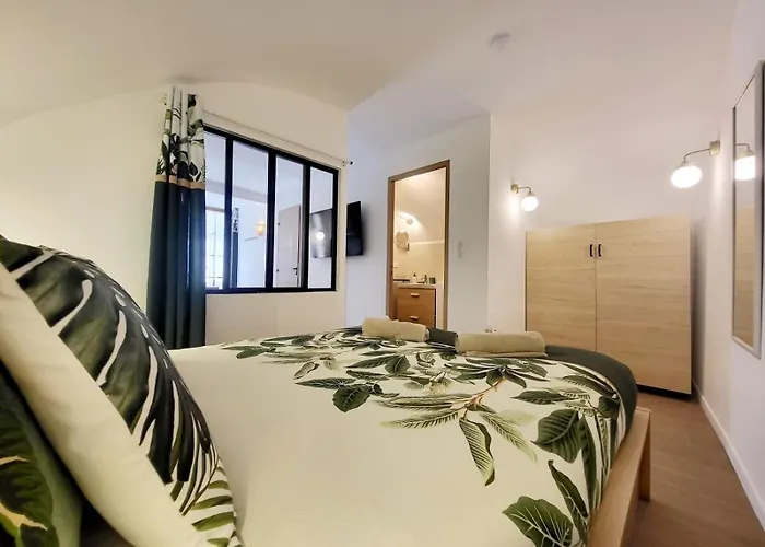 Les Marc - 5 Dans Le Vieil * Antibes