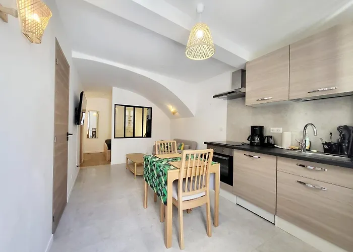 Les Marc - 5 Dans Le Vieil Apartamento